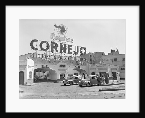 Authorized Pontiac Service Station in Mexico City by Anonymous
