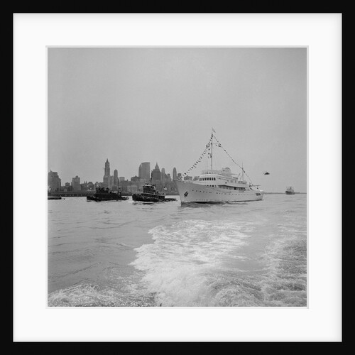 View of Christina Arriving with Winston Churchill and Aristotle Onassis by Anonymous