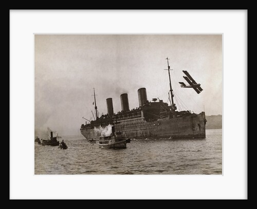 Leviathan Arriving in New York Harbor by Anonymous