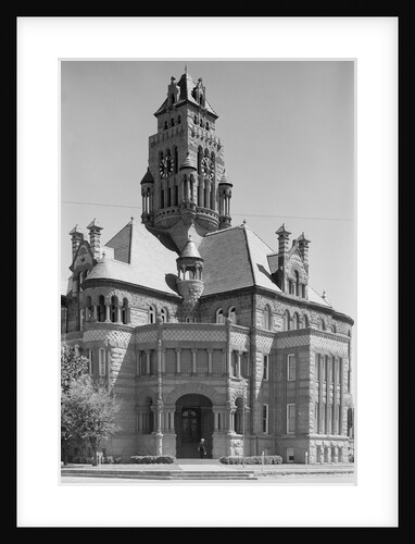 Entrance to the Ellis County Court House by Anonymous