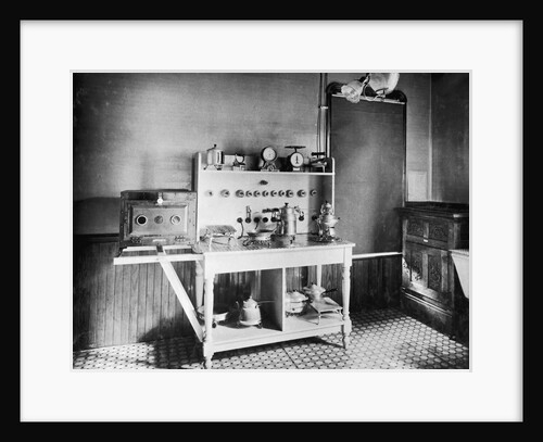 Electrical Heating and Cooking Appliances by Anonymous