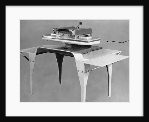 General Electric Flatplate Iron by Anonymous