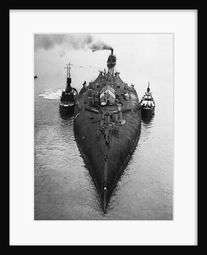 Tugs Towing the Prinz Regent Luitpold by Anonymous