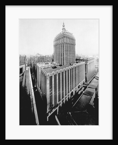 The Grand Central Building in Manhattan by Anonymous