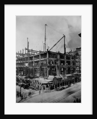 Construction of the Woolworth Building, New York by Anonymous