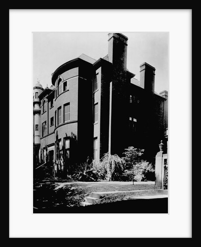 Side angle view of the Alexander Graham Bell home by Anonymous
