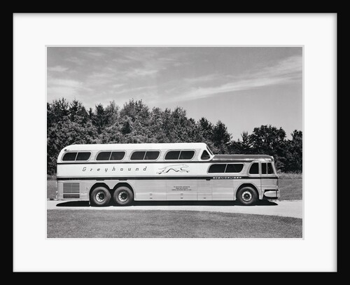 Greyhound Scenicruiser by Anonymous