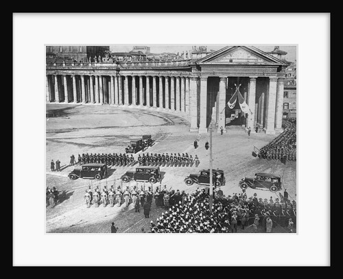 King and Queen of Italy Arriving at Vatican by Anonymous
