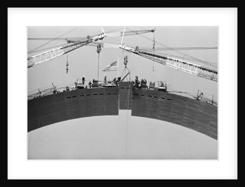 Placing Keystone into Gateway Arch in St. Louis by Anonymous