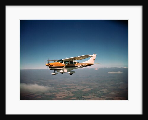 Cessna Superlobe Flying by Anonymous