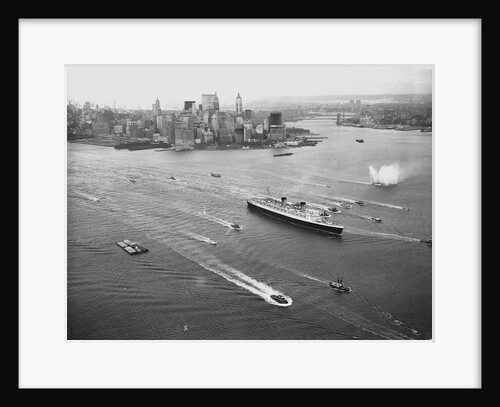 Queen Elizabeth Sailing Through New York Harbor by Anonymous