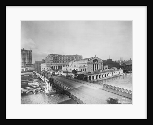 Chicago's Union Station by Anonymous