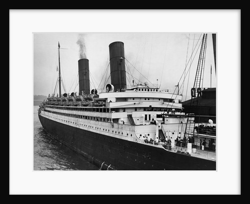 Caronia Arriving at the Dock by Anonymous