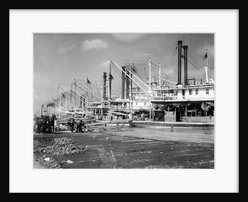 Loading Cotton onto Steamships by Anonymous