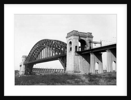 The Hell Gate Bridge in New York City by Anonymous