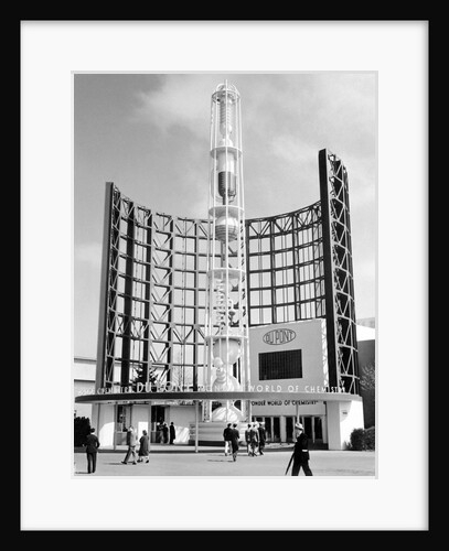 Du Pont Building at World's Fair by Anonymous