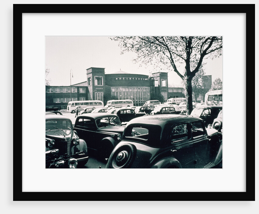 D / Duesseldorf: Historic picture of the Rheinterrasse building with parking cars by Anonymous