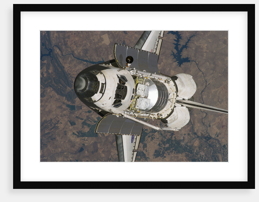 Space Shuttle Discovery by Anonymous