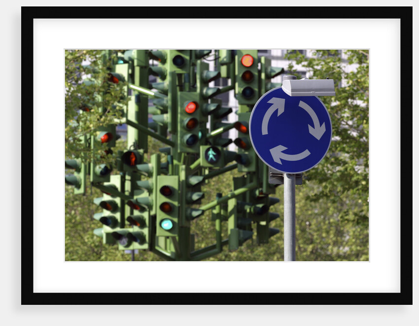 Traffic Light Tree at London Docklands by Anonymous