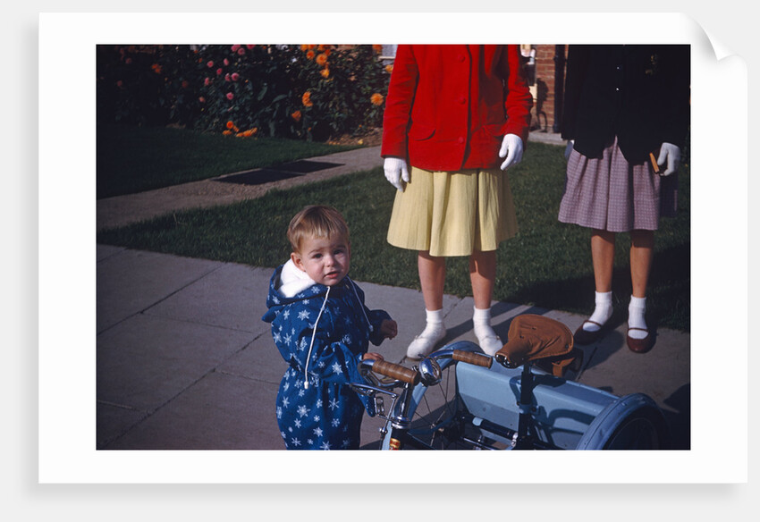 England - Westcliff - Young boy with 1960's teenagers by Anonymous