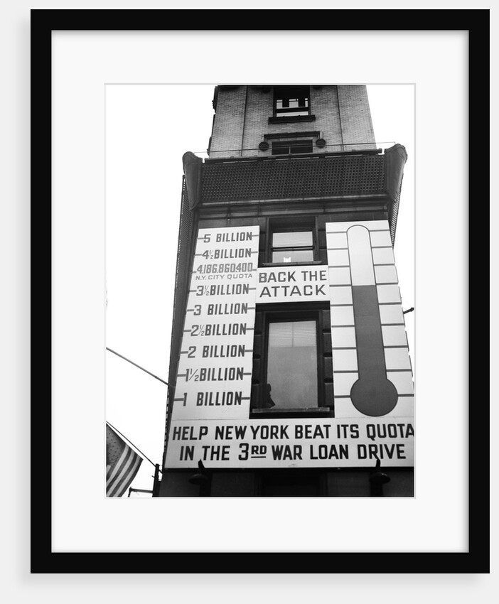 Ew york city times square thermometer sign showing results of war loan drive by Anonymous