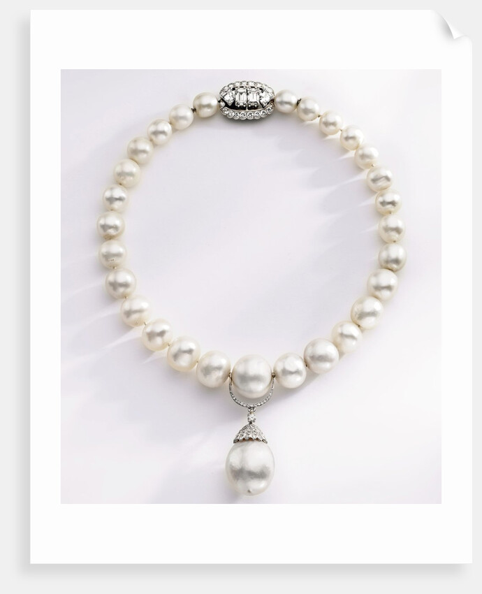 Choker-length pearl necklace by Anonymous