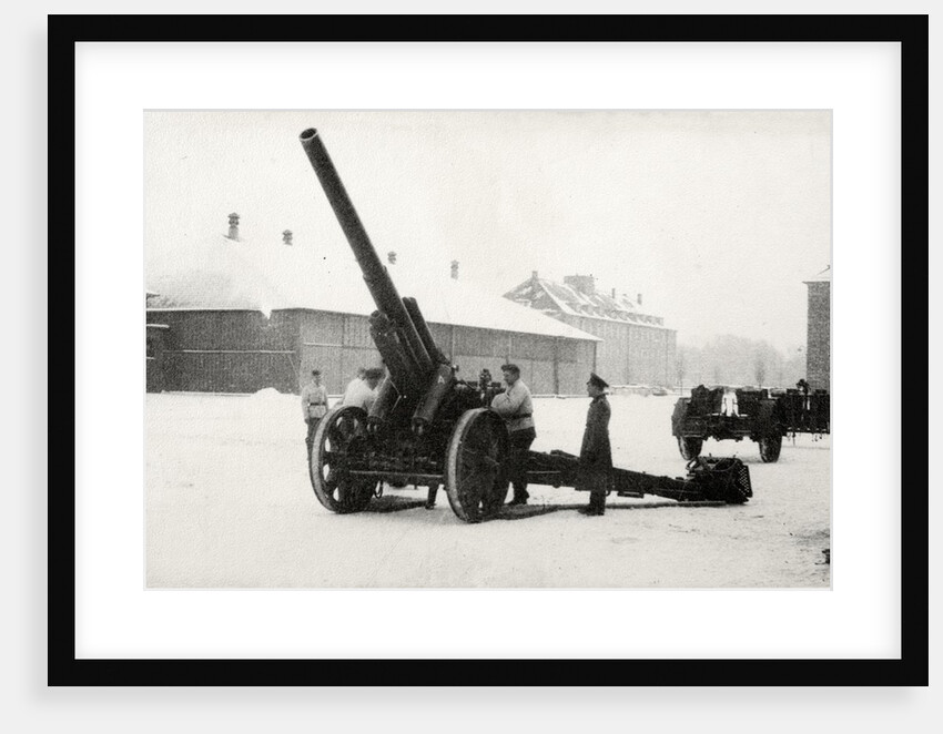 The 15 cm schwere Feldhaubitze by Anonymous