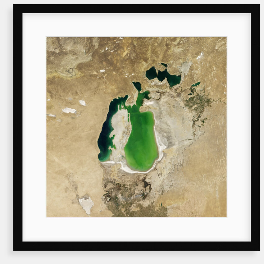 Satellite view of the Aral Sea in 2001, with the 1960 shoreline super-imposed by Anonymous