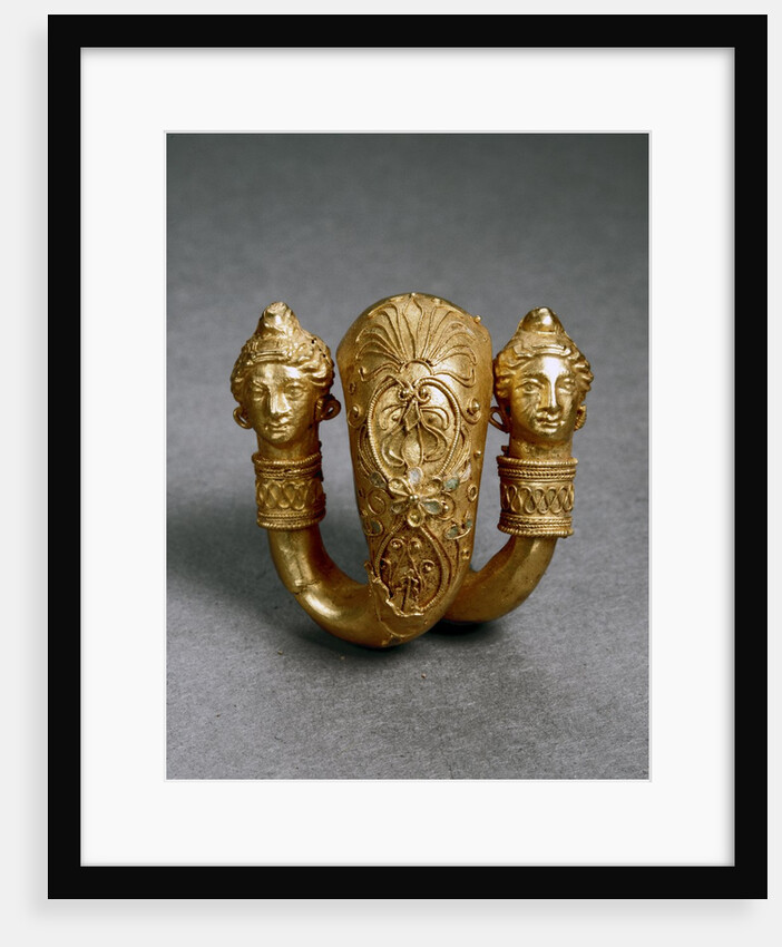 Helix earring with female two-fronted protomes, end 4th-beginnin by Anonymous