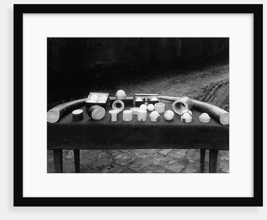 Billiard Balls And Measuring Molds by Anonymous