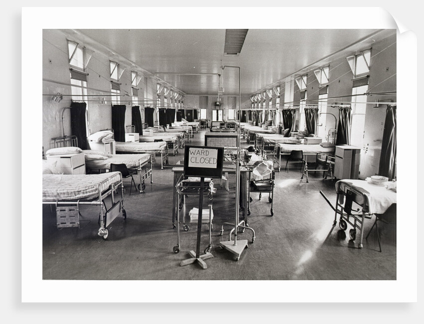 Vacant King's College Hospital Ward by Anonymous