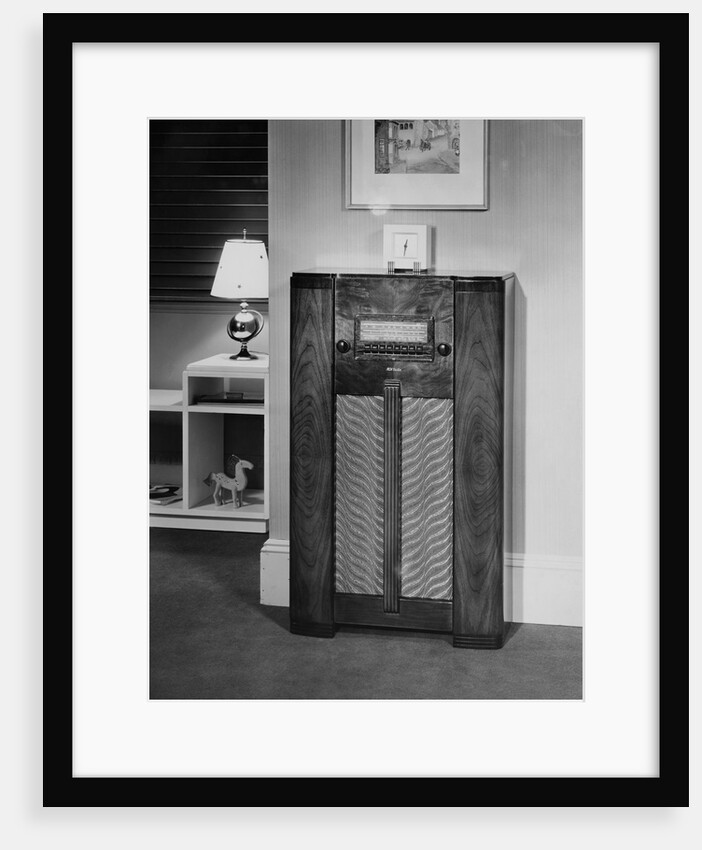 Modern Radio Set of the Nineteen Thirties by Anonymous