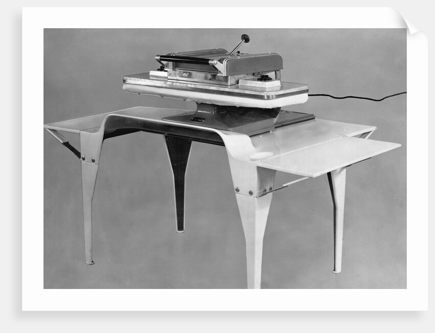 General Electric Flatplate Iron by Anonymous