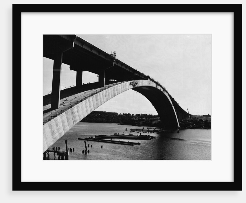 Construction of the Gladesville Bridge by Anonymous