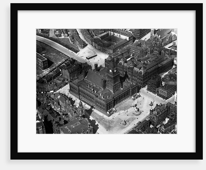 Leeds Town Hall by Anonymous