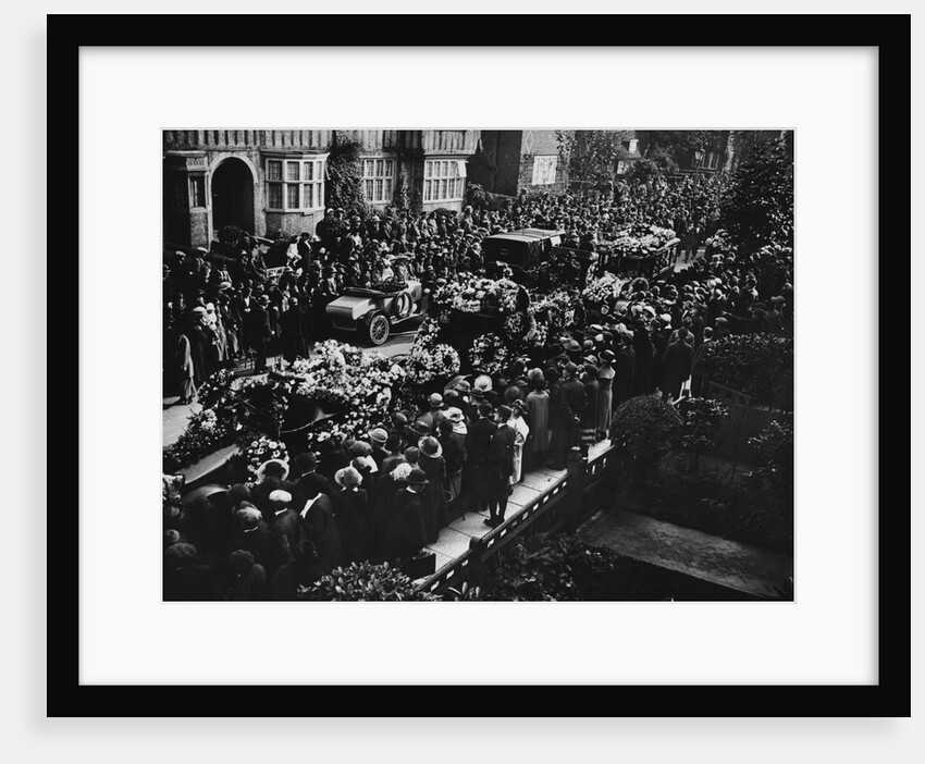 Funeral of Marie Lloyd, 1922 by Anonymous