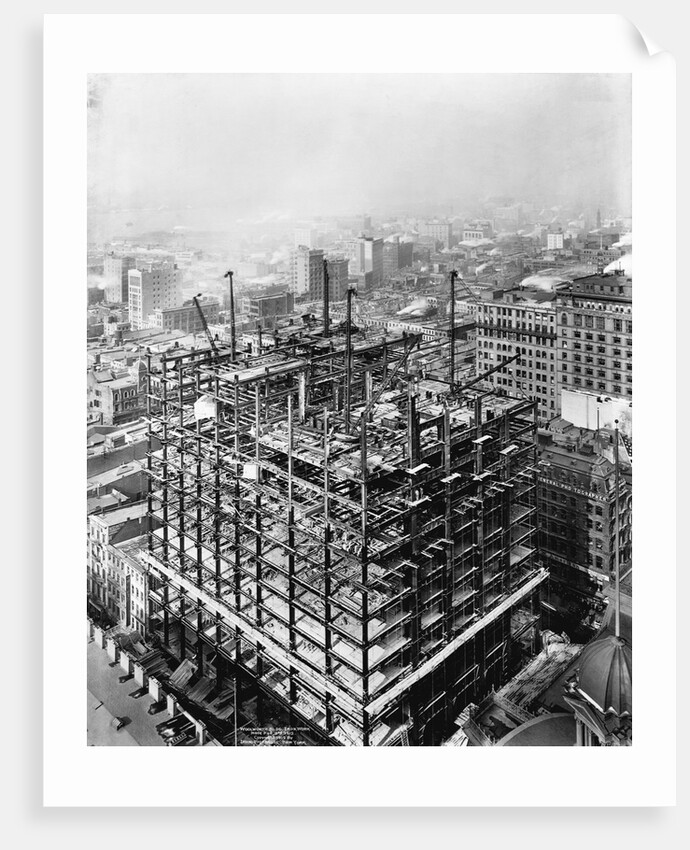 Construction of the Woolworth Building, New York by Anonymous