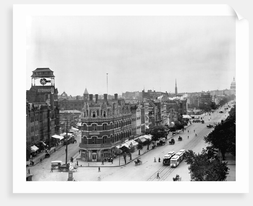 Traders National Bank, 10th and Pennsylvania Avenue, N. W. Washington, D.C. by Anonymous