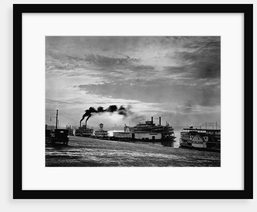 Steamships on the Ohio River by Anonymous