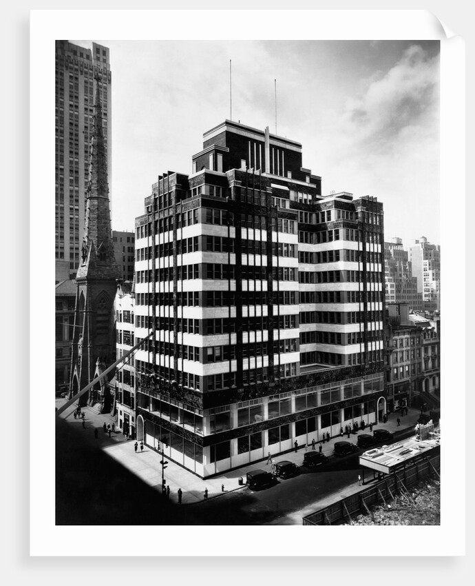 Fifth Avenue Building, New York by Anonymous
