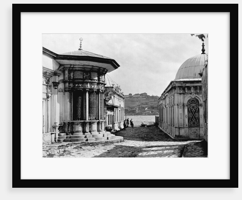 Mausoleum and Fountain in Constantinople by Anonymous