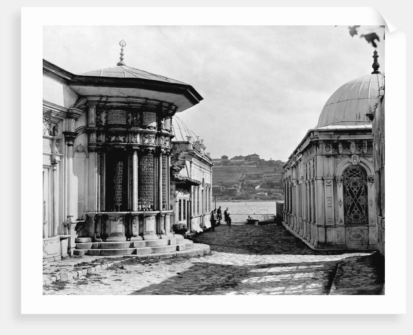 Mausoleum and Fountain in Constantinople by Anonymous
