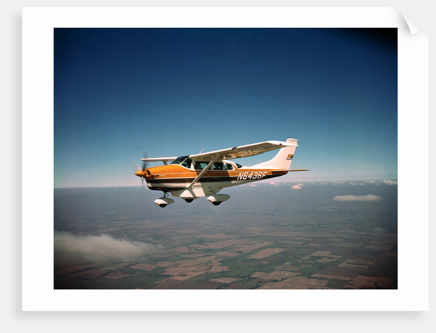 Cessna Superlobe Flying by Anonymous