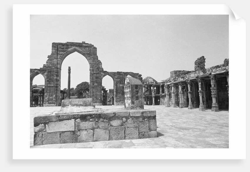 Ruins of Quwwat-Ul-Islam by Anonymous