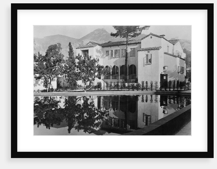 The Garden of the Alla Resident Hotel by Anonymous