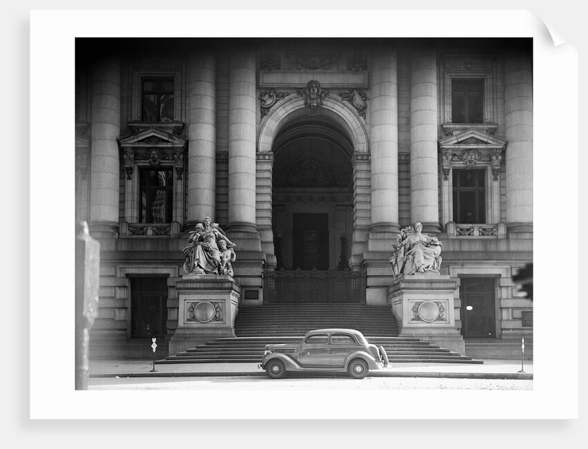 Facade of U.S. Custom House by Anonymous