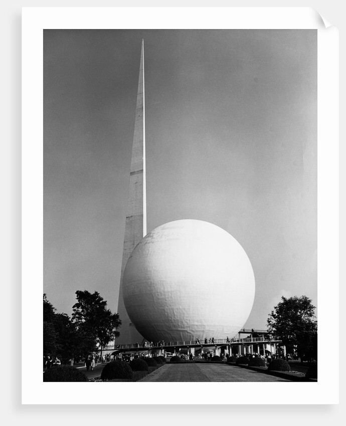 Trylon and Perisphere at World's Fair by Anonymous