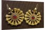 Roman earrings in gold with garnets by Anonymous