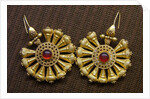 Roman earrings in gold with garnets by Anonymous