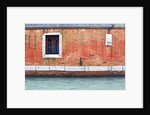 Market area near Rialto bridge. by Anonymous